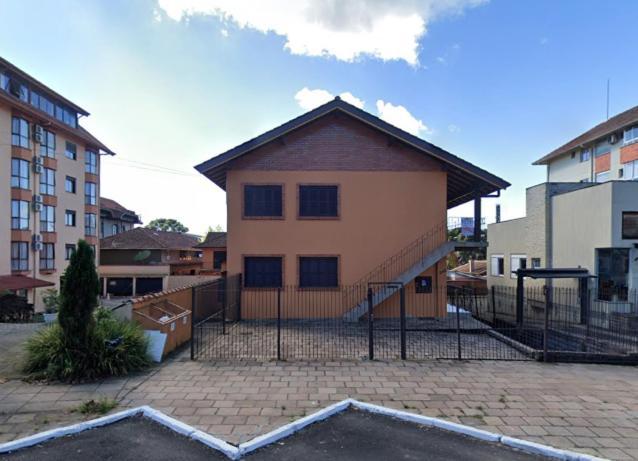Apartamento Com Otimo Custo - Beneficio No Centro De Канела Экстерьер фото